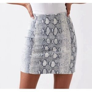 FREE PEOPLE Mod Femme Snakeskin Pattern Mini Skirt—SZ. 0